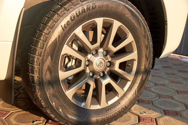 SUV G075